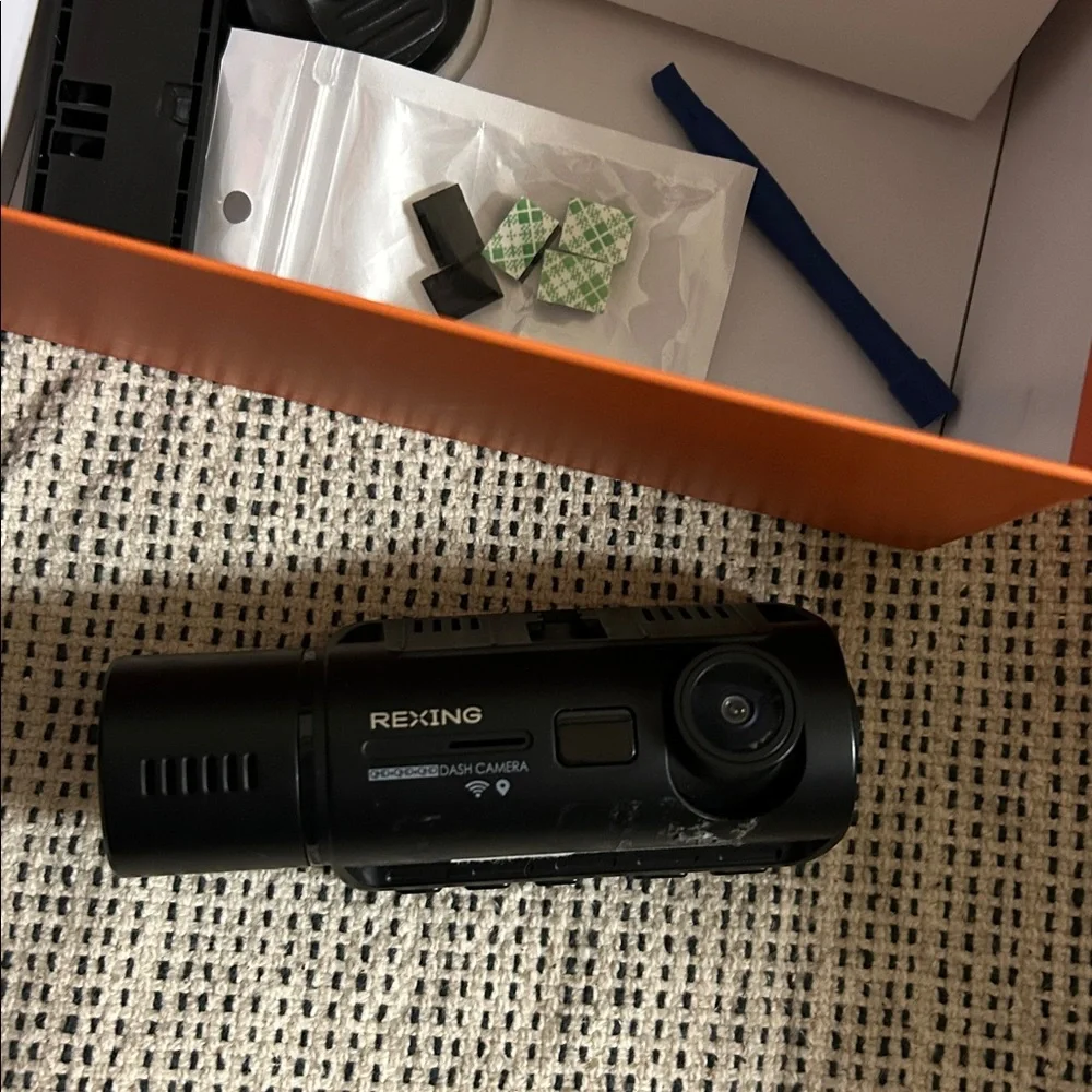 Rexing V33 plus 3-Channel 2K Dash Camera - Black
